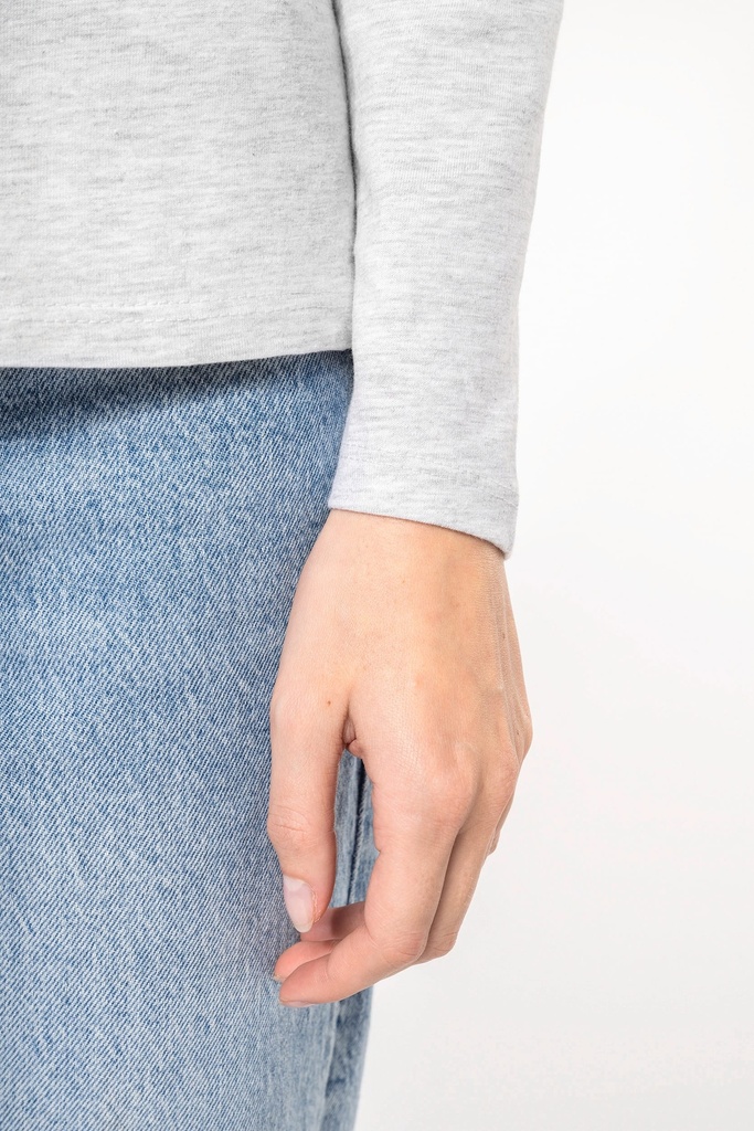 Ladies' long-sleeved crew neck T-shirt
