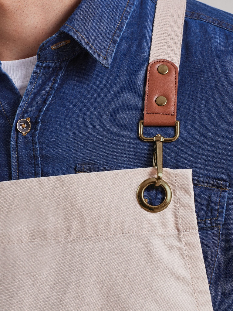 Clip & Clasp' Cross-Back Bib Apron · 3