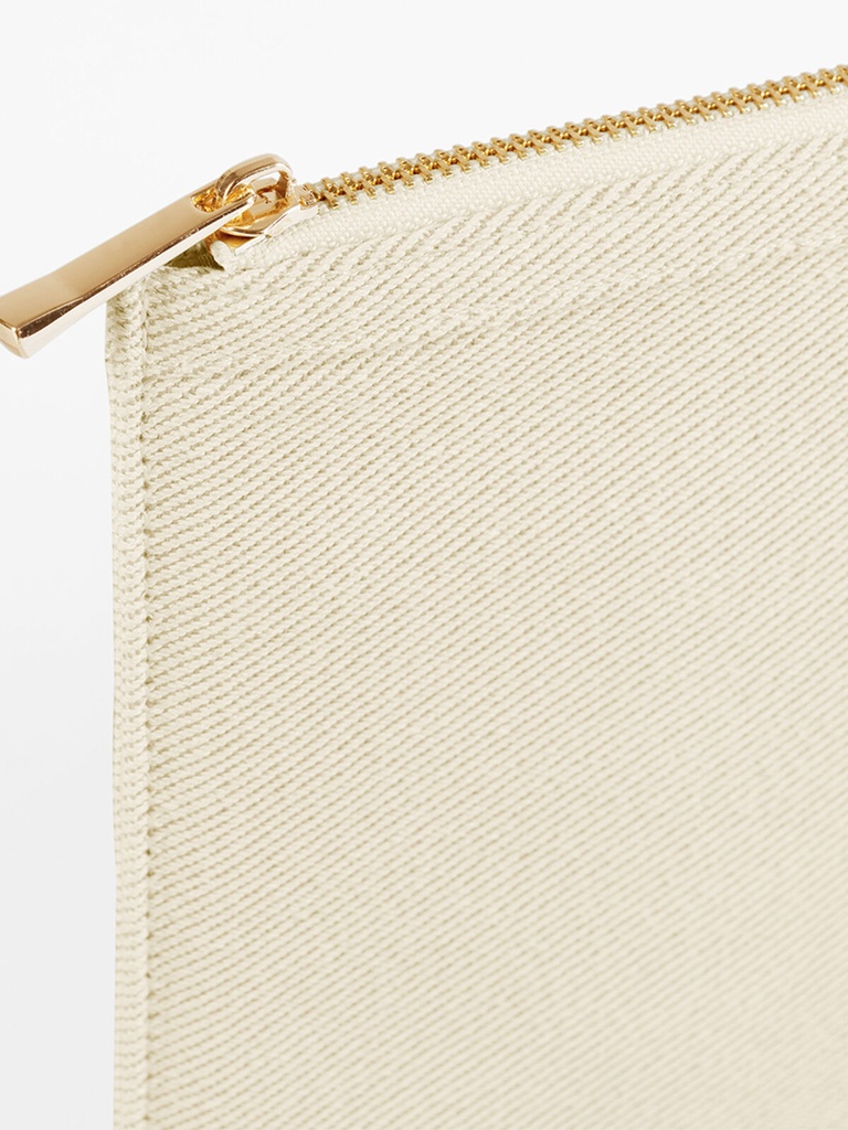 Puerto Pouch · 3