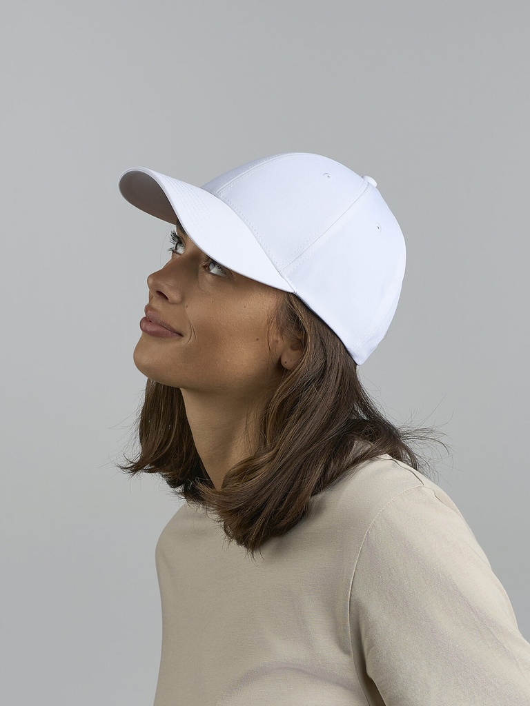 Cappellino in buckram e tessuto elastico riciclato