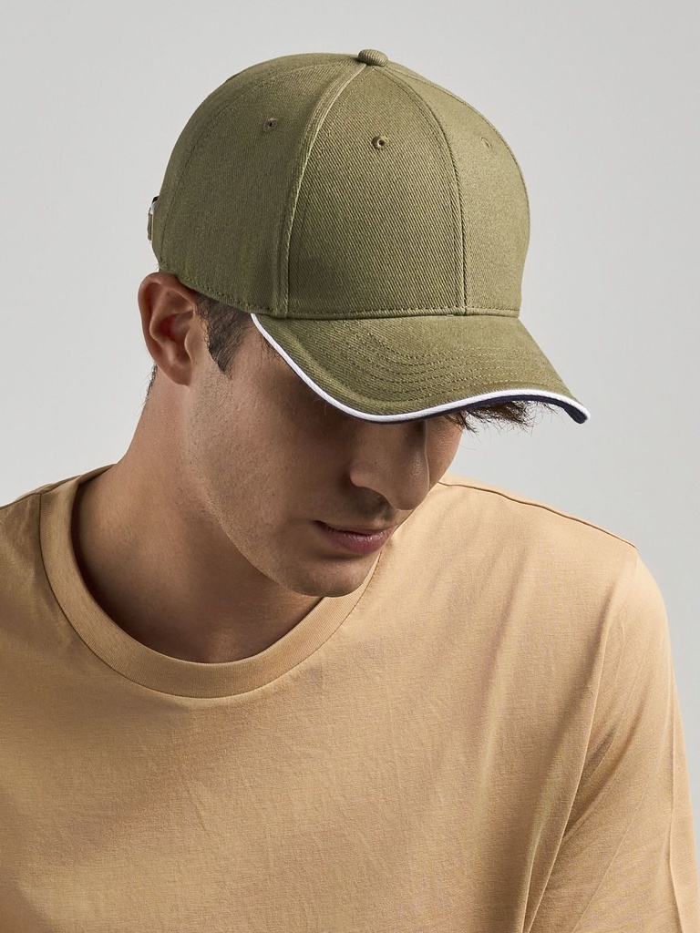 Cappellino da baseball in cotone organico e riciclato con piping a contrasto