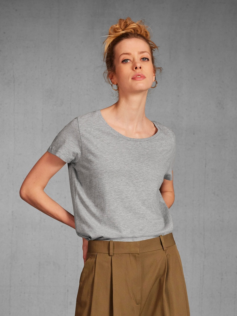 T-shirt in cotone organico a maniche corte e vestibilità moderna