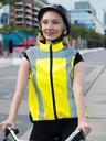 Gilet funzionale con strisce riflettenti per attività outdoor